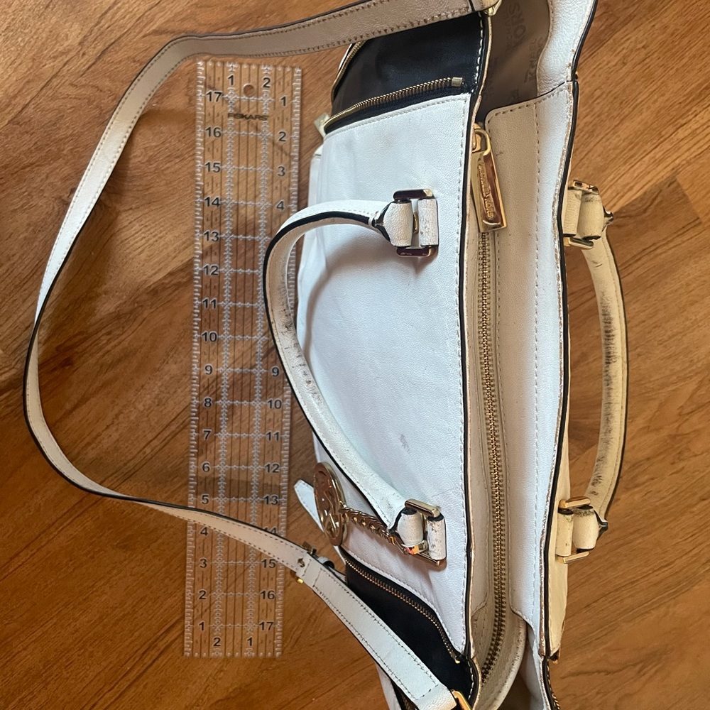 Michael Kors White Genuine Leather Purse - Picture 2 of 10